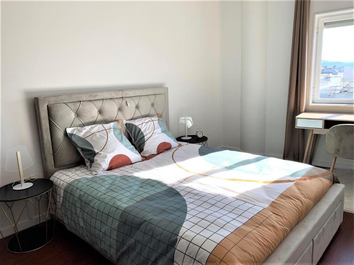 Апартаменты Charm City Center Apt 140M2 & Free Parking Брага Экстерьер фото